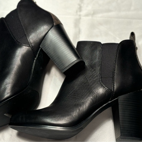 Michael Kors Women's Black Evaline Leather Heeled Ankle Bootie - Picture 10 of 12